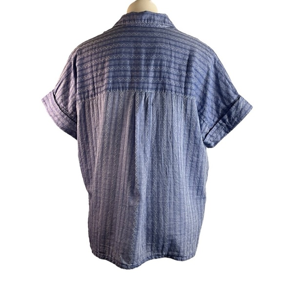 Madewell Daily Shirt in Textural Stripe Shirt in Linear Ditsy Dobby Navy - Picture 13 of 15